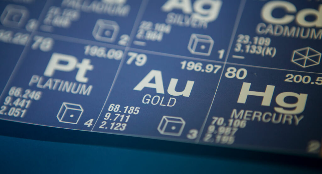 Ansicht des Periodensystems mit Gold (Au) im Zentrum des Bildes, daneben Platin (Pt)