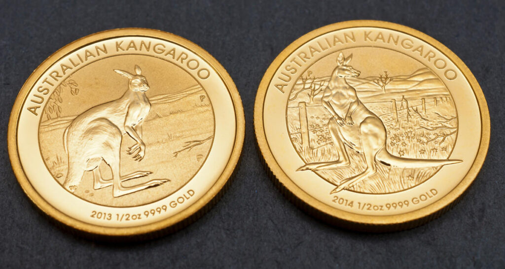 Goldmünze Australian Kangaroo mit den Motivseiten der Jahre 2013 und 2014
